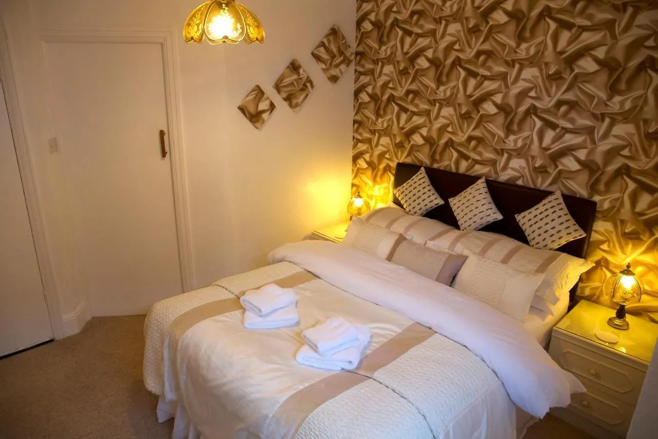 Konukevi Villa Marina Scarborough